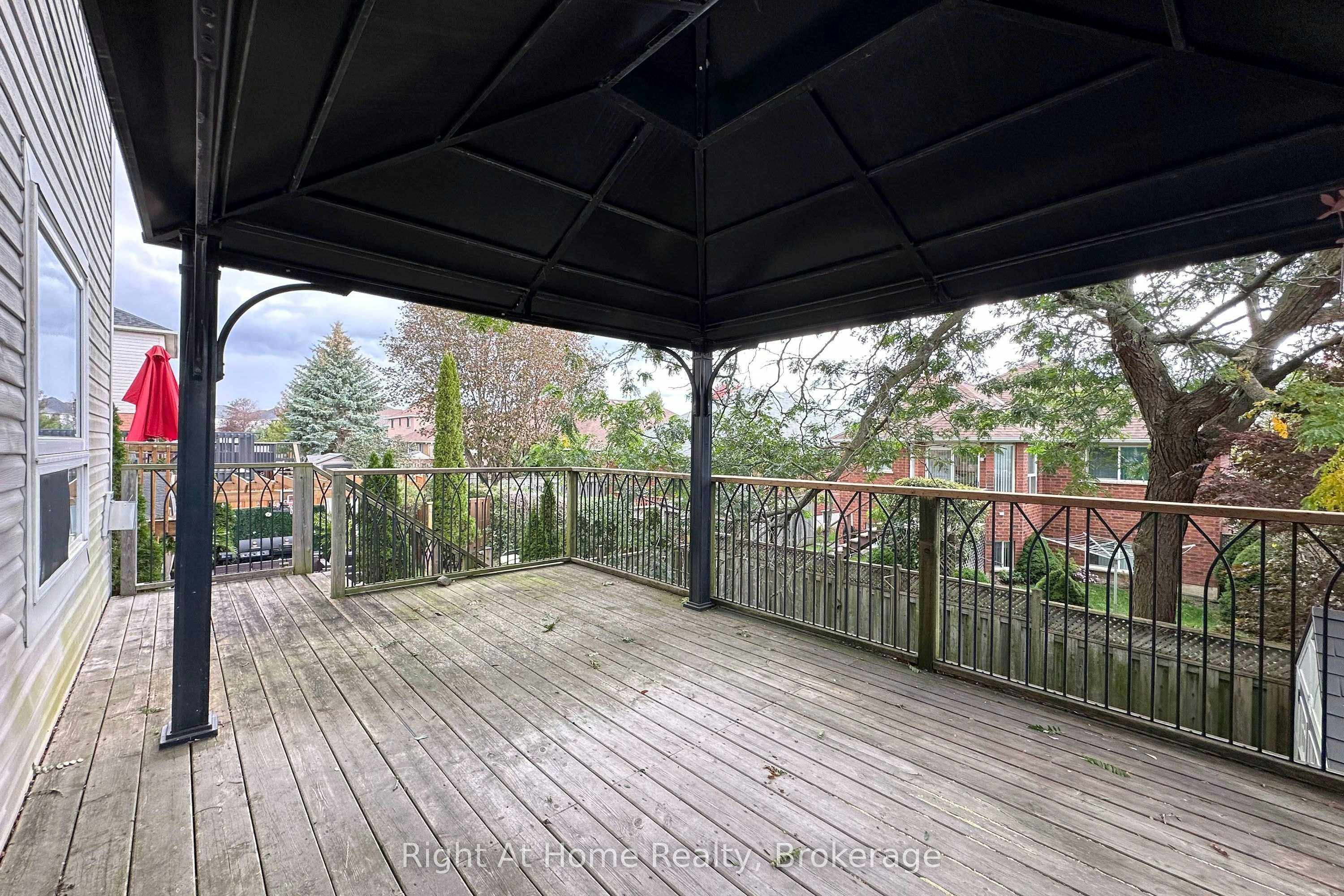 Upper Unit-75 Millburn Drive, Clarington, ON, L1C 5L6 - 26