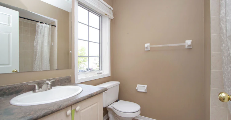 Upper Unit-75 Millburn Drive, Clarington, ON, L1C 5L6 - 23