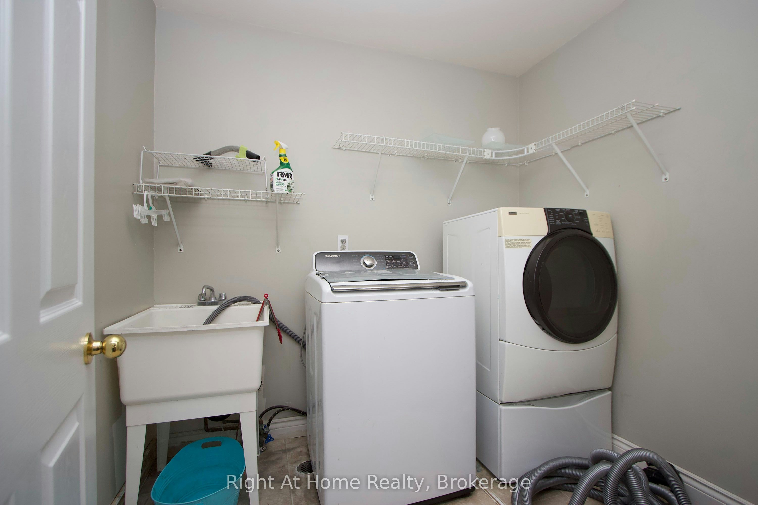 Upper Unit-75 Millburn Drive, Clarington, ON, L1C 5L6 - 24