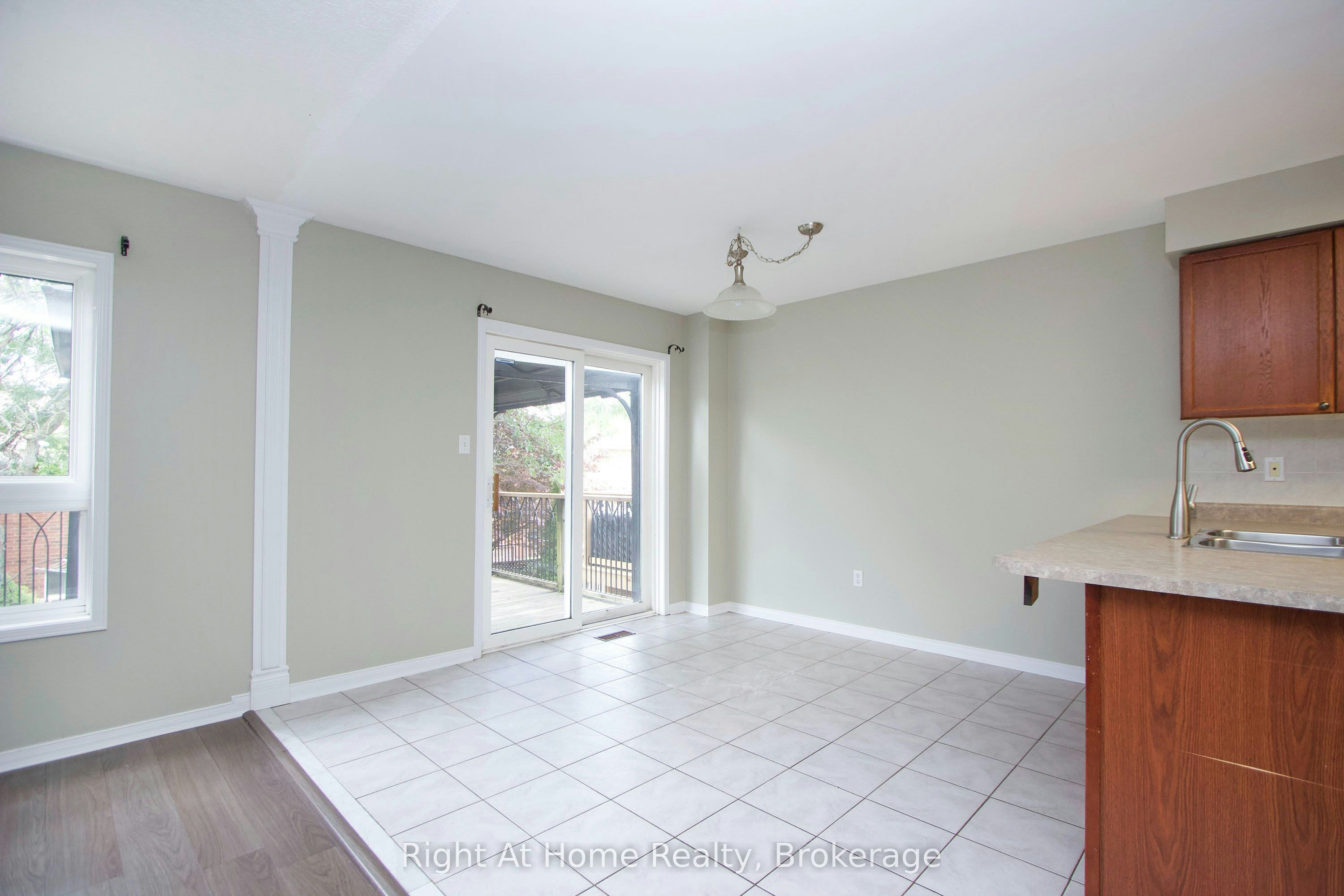 Upper Unit-75 Millburn Drive, Clarington, ON, L1C 5L6 - 10