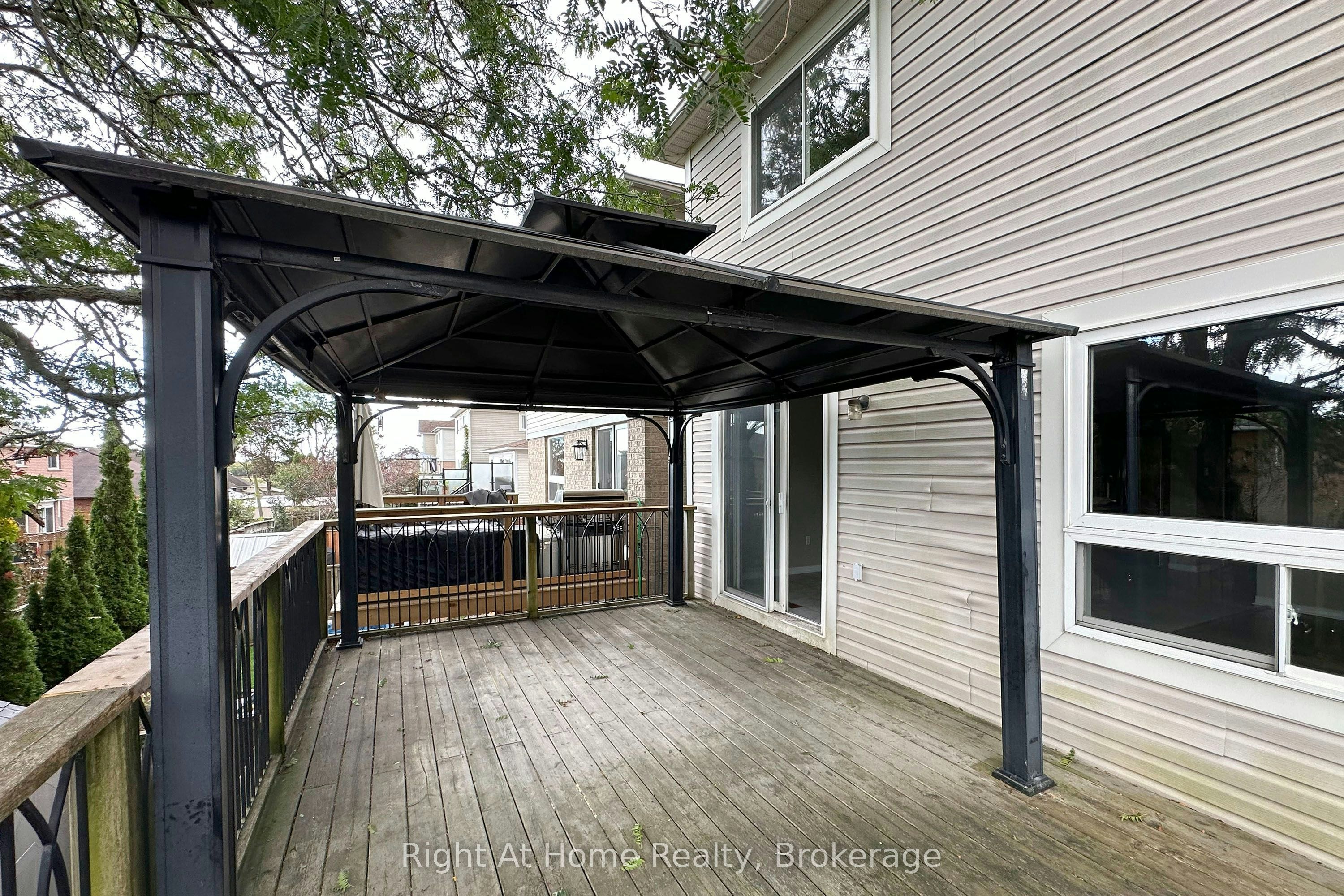 Upper Unit-75 Millburn Drive, Clarington, ON, L1C 5L6 - 27