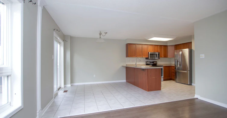 Upper Unit-75 Millburn Drive, Clarington, ON, L1C 5L6 - 12