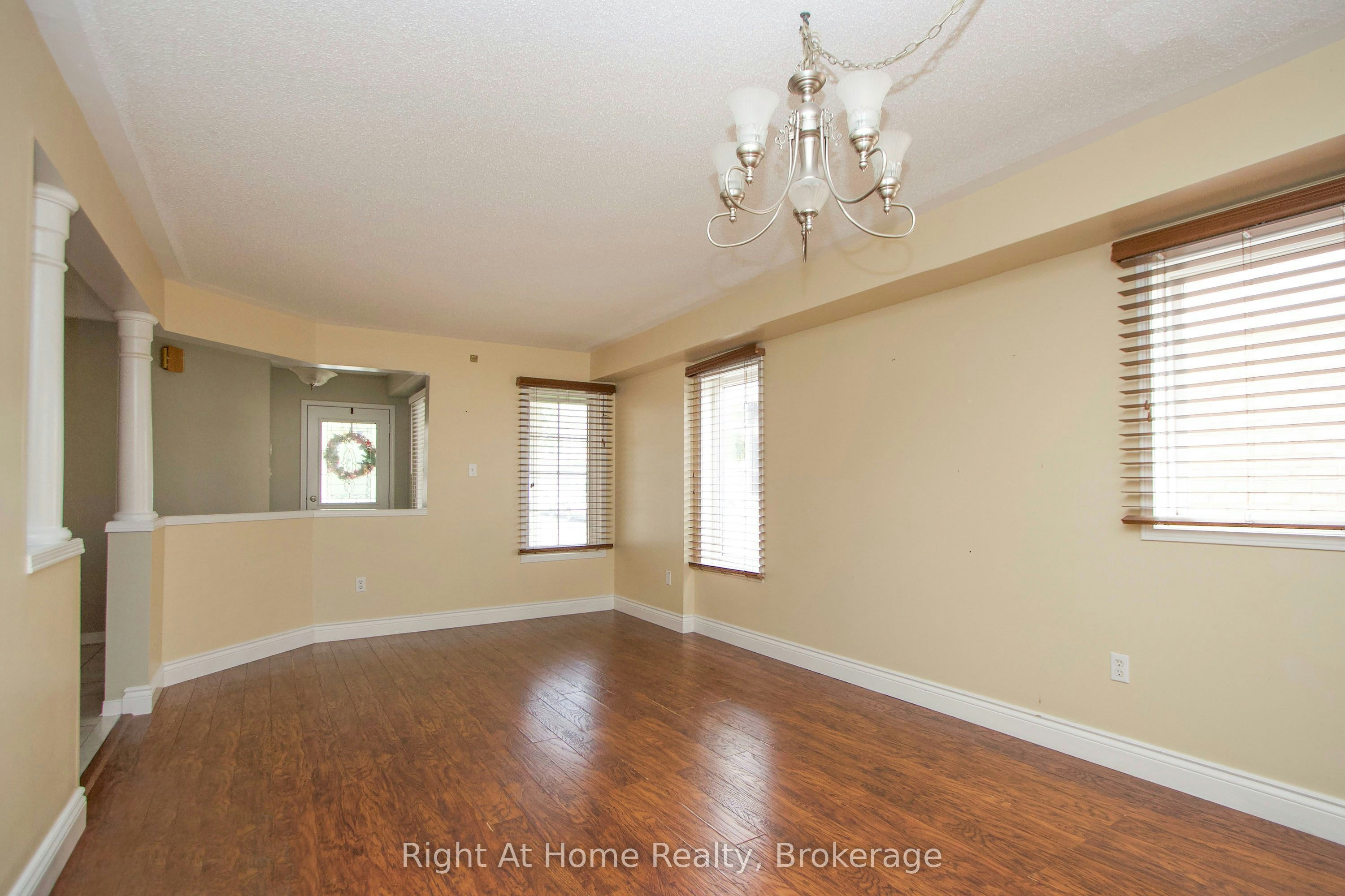 Upper Unit-75 Millburn Drive, Clarington, ON, L1C 5L6 - 6