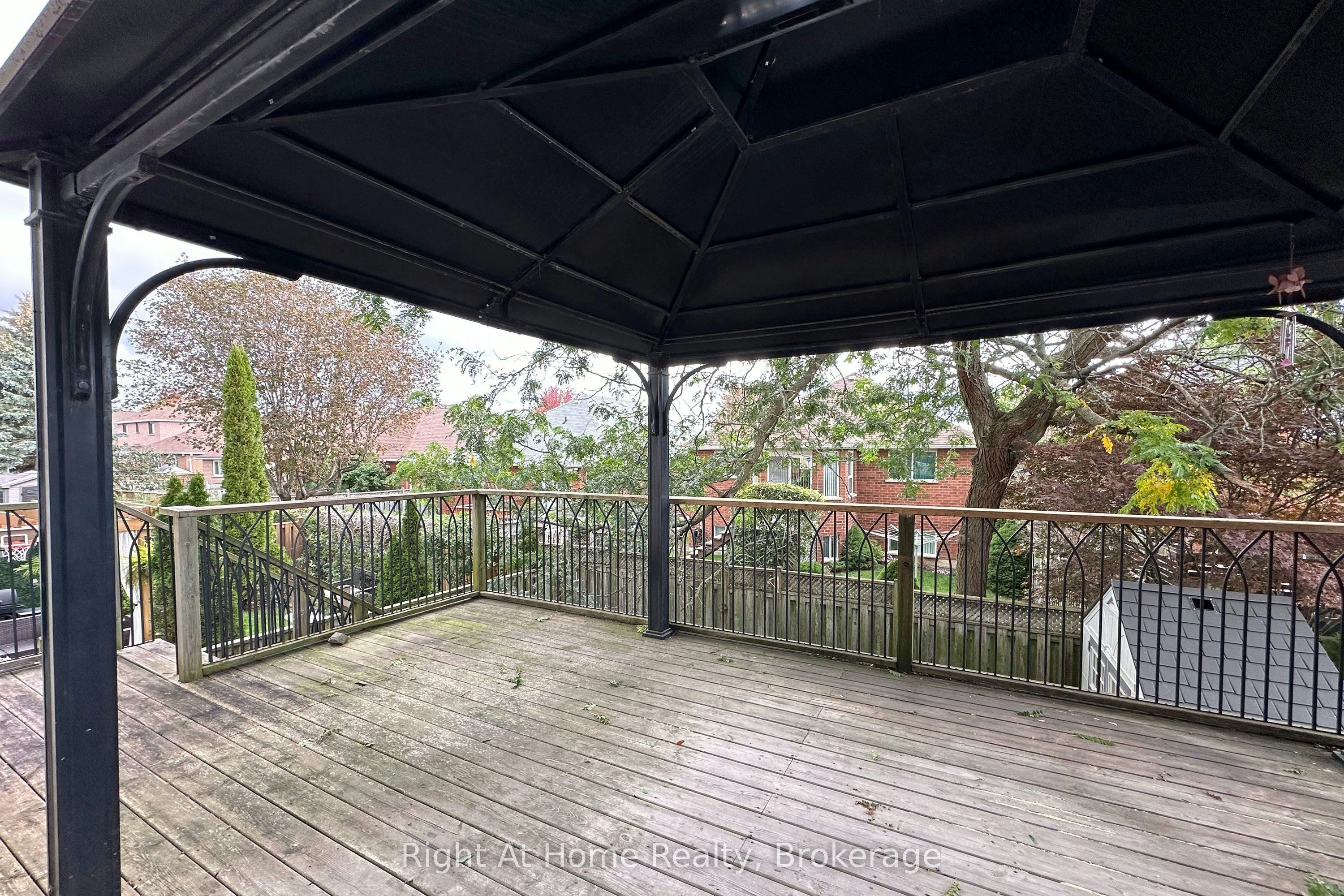 Upper Unit-75 Millburn Drive, Clarington, ON, L1C 5L6 - 25