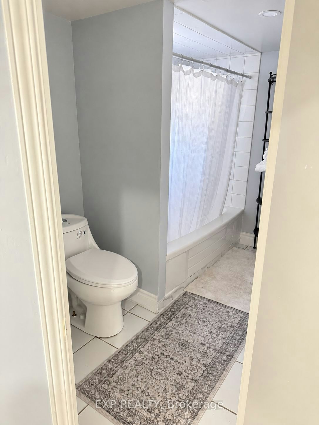 411 Coxwell Avenue, Toronto, ON, M4L 3B9 - 5