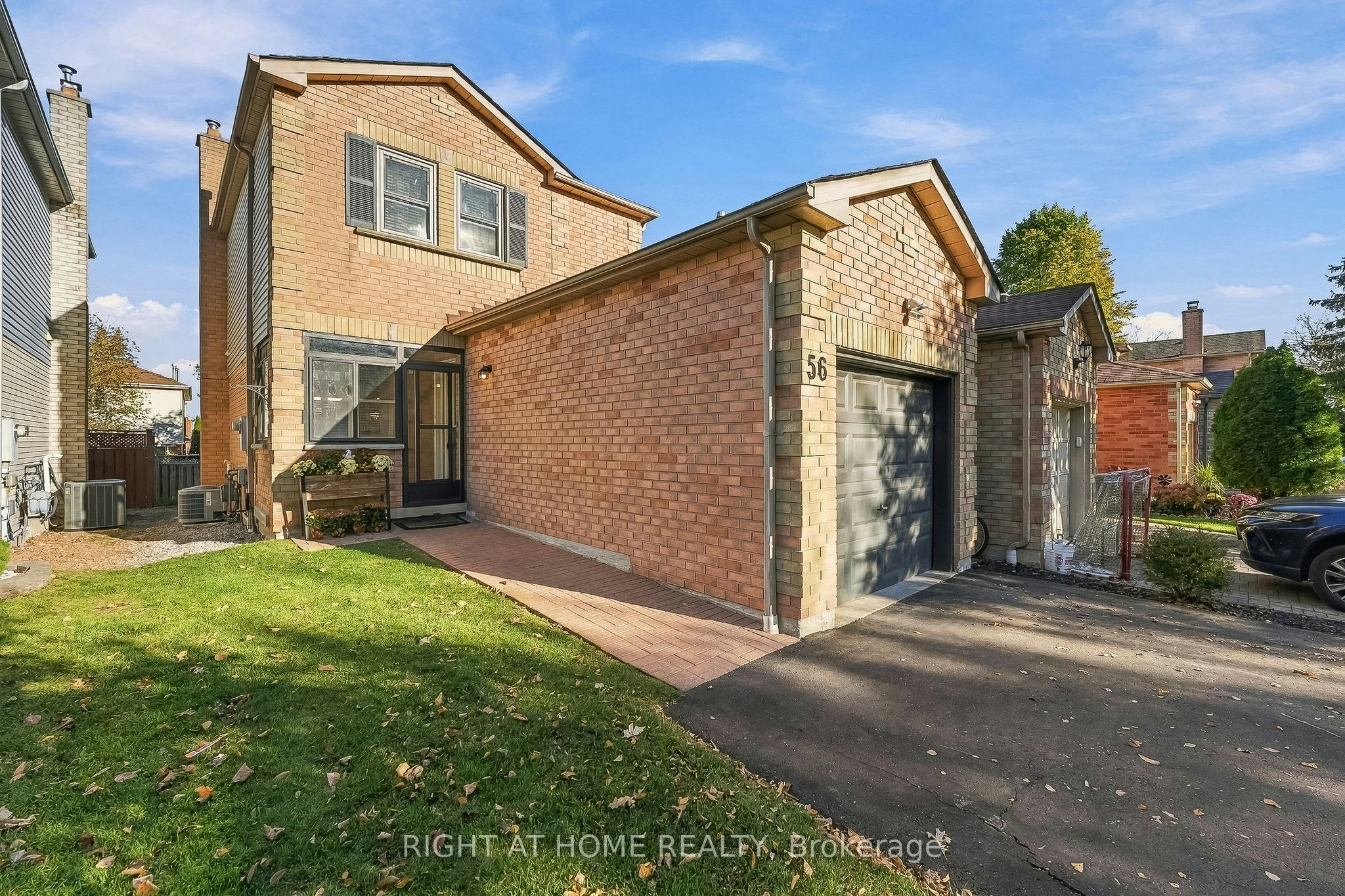 56 Teddington Crescent, Whitby, ON, L1R 1S5