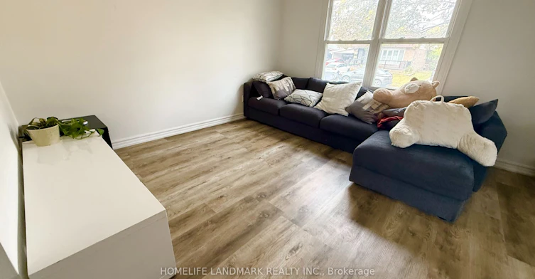 Main Floor-81 United Square, Toronto, ON, M1B 2B9 - 4