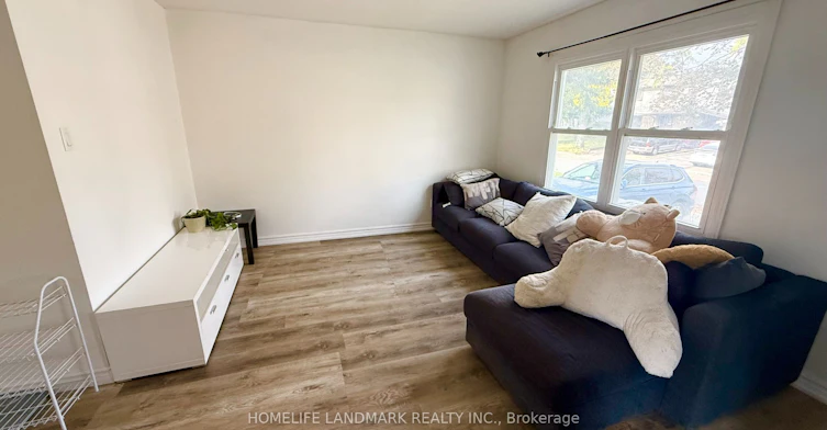 Main Floor-81 United Square, Toronto, ON, M1B 2B9 - 3