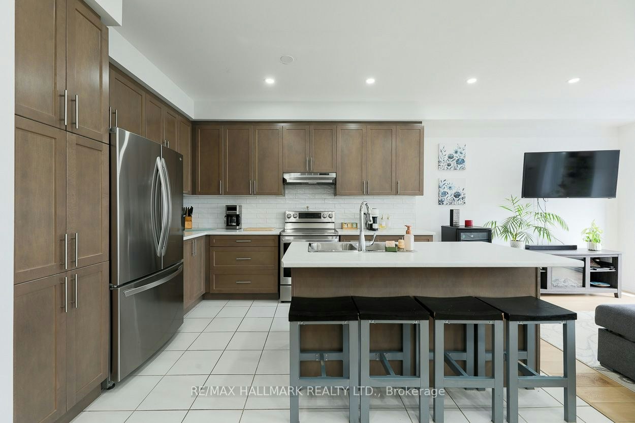 1090 Lockie Drive, Oshawa, ON, L1L 0R9 - 5