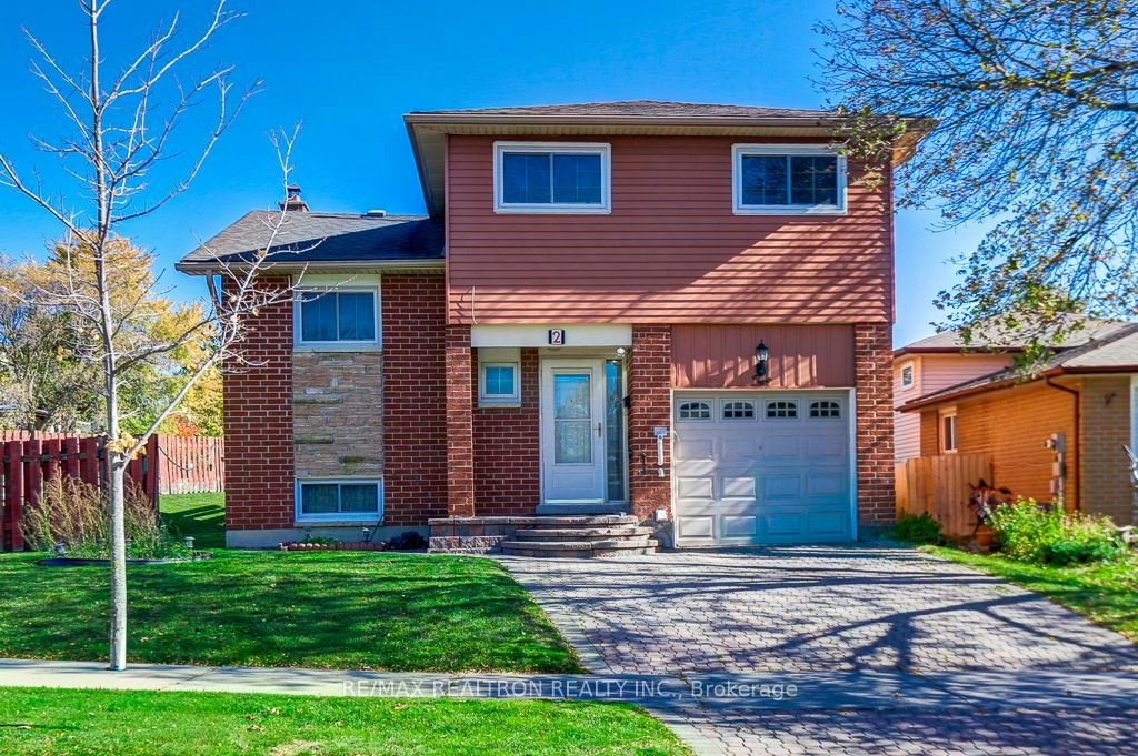 2 Littleleaf Drive, Toronto, ON, M1B 1Z1