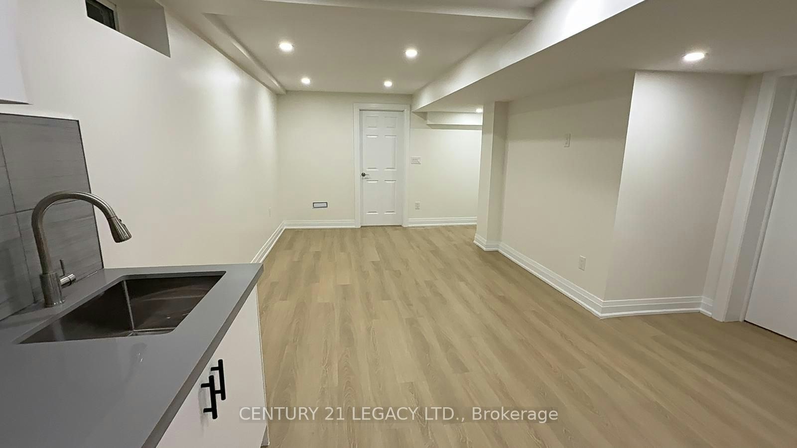 Lower-935 Catskill Drive, Oshawa, ON, L1J 8J9 - 4