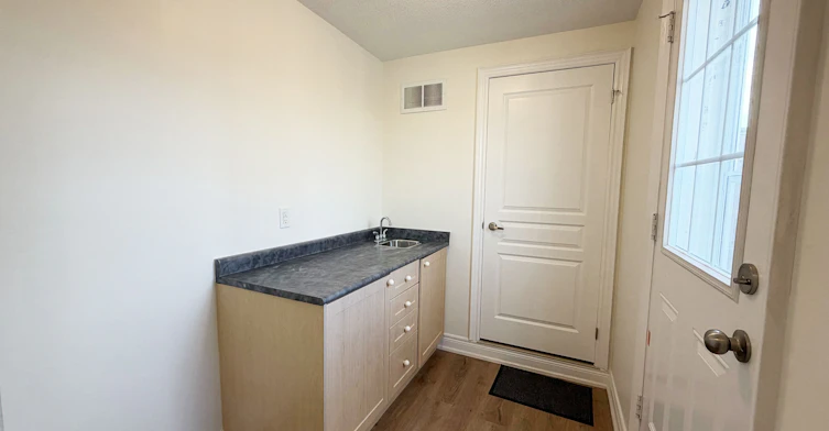 1 Fairhead Mews, Toronto, ON, M4E 3Y4 - 27