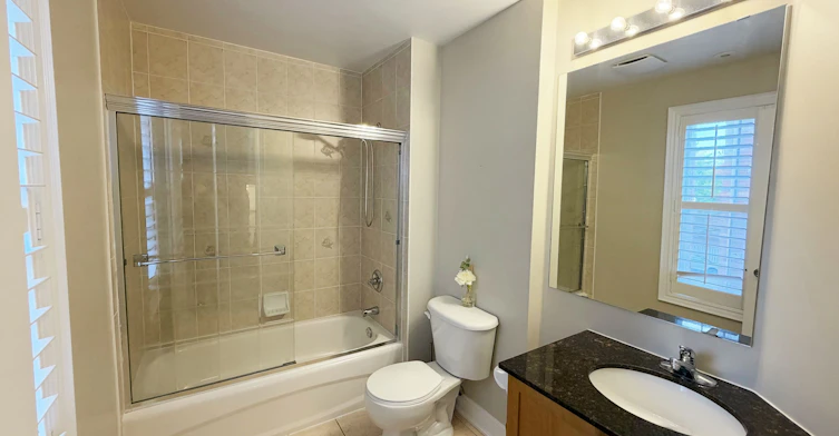1 Fairhead Mews, Toronto, ON, M4E 3Y4 - 26