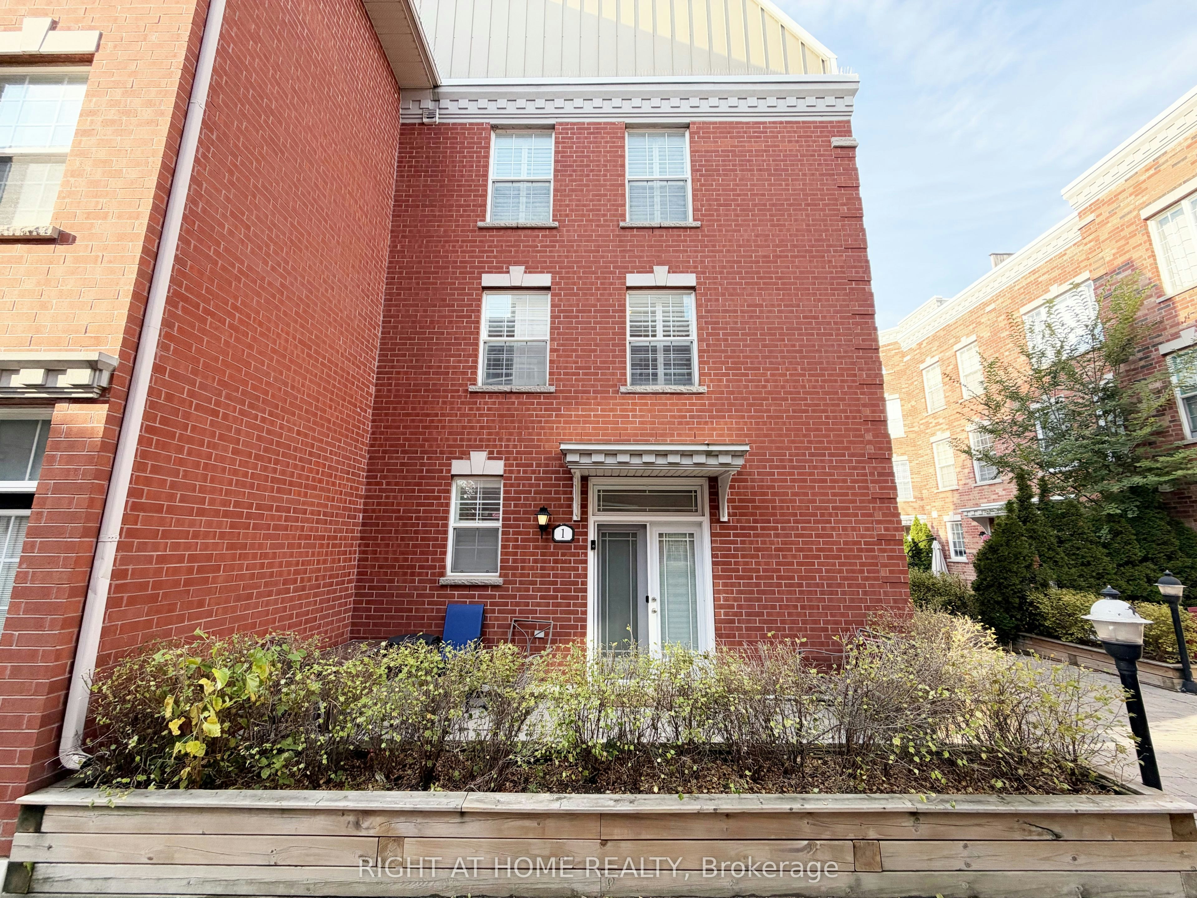 1 Fairhead Mews, Toronto, ON, M4E 3Y4 - 38