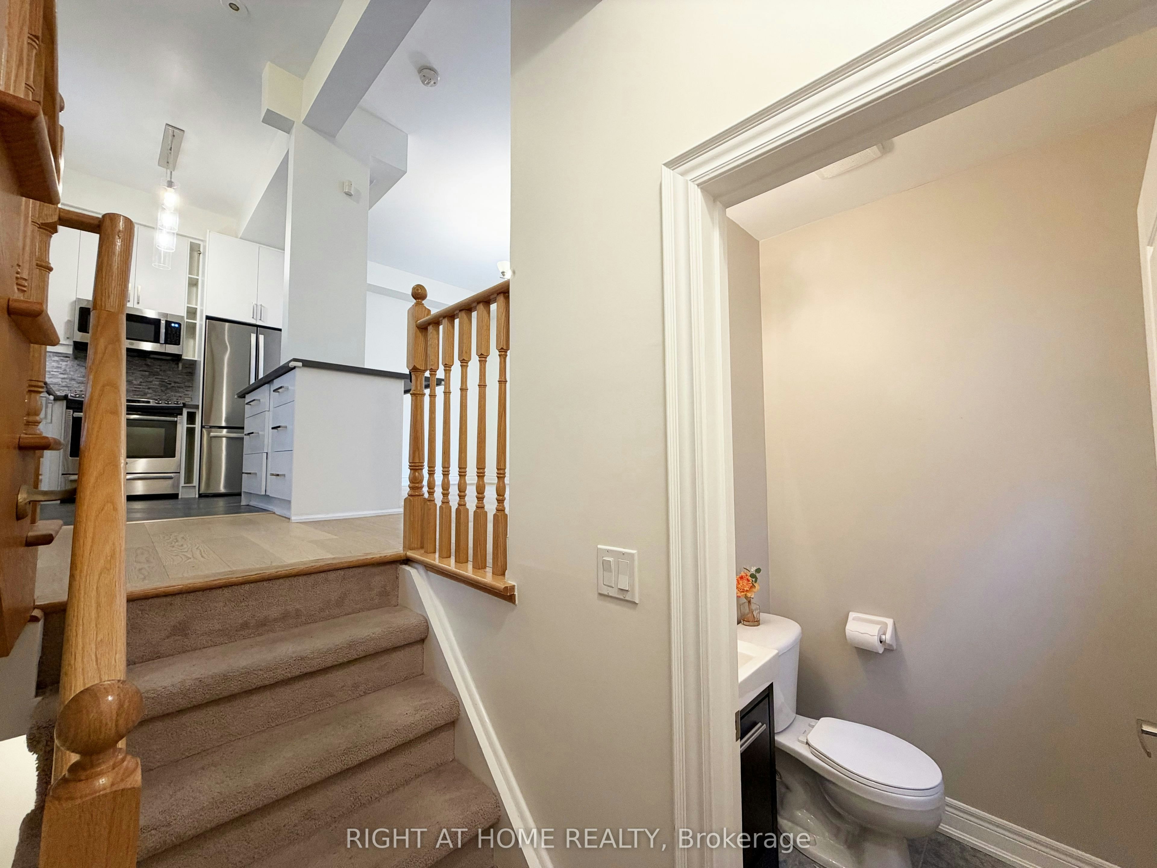 1 Fairhead Mews, Toronto, ON, M4E 3Y4 - 15