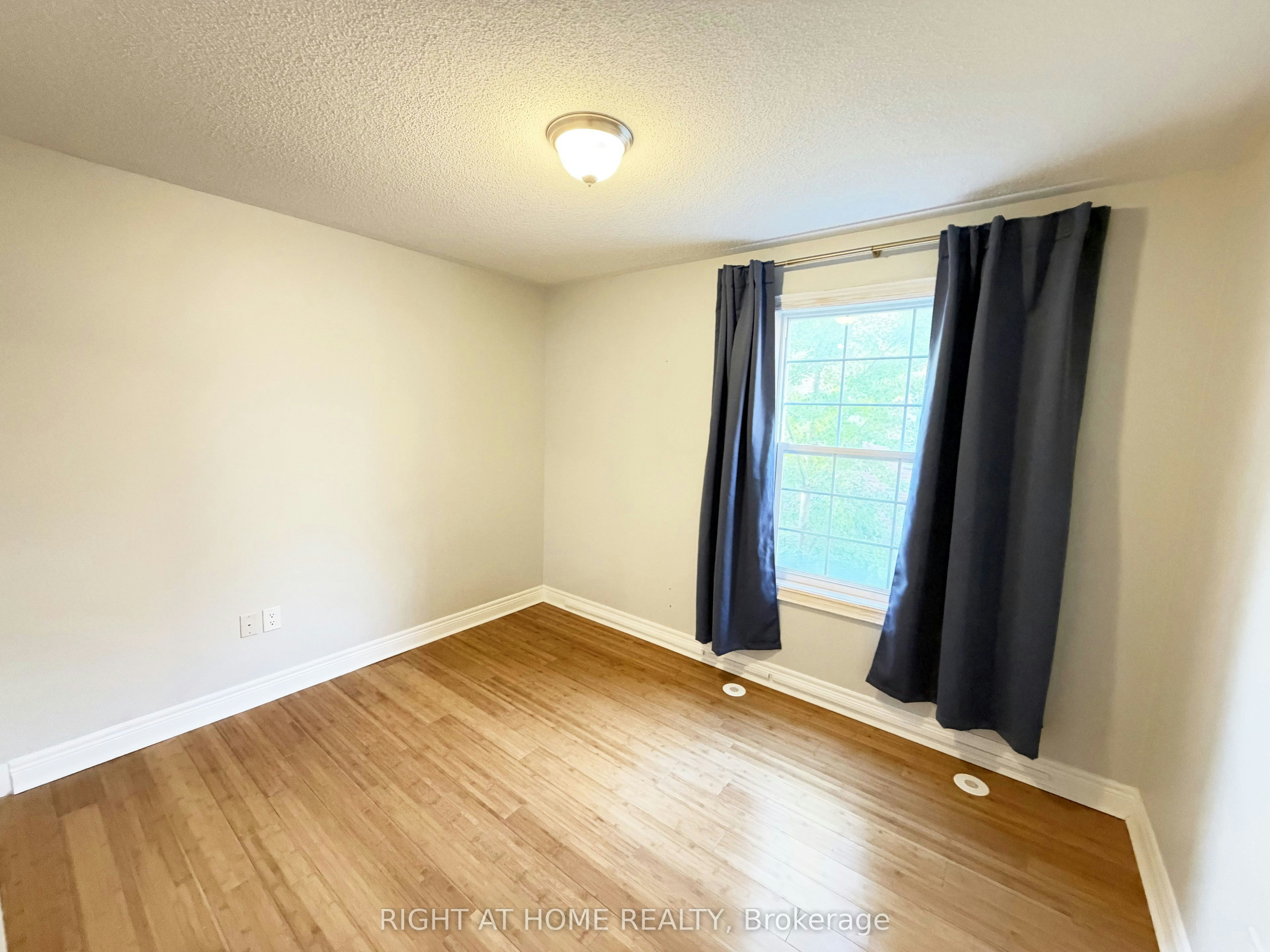 1 Fairhead Mews, Toronto, ON, M4E 3Y4 - 23