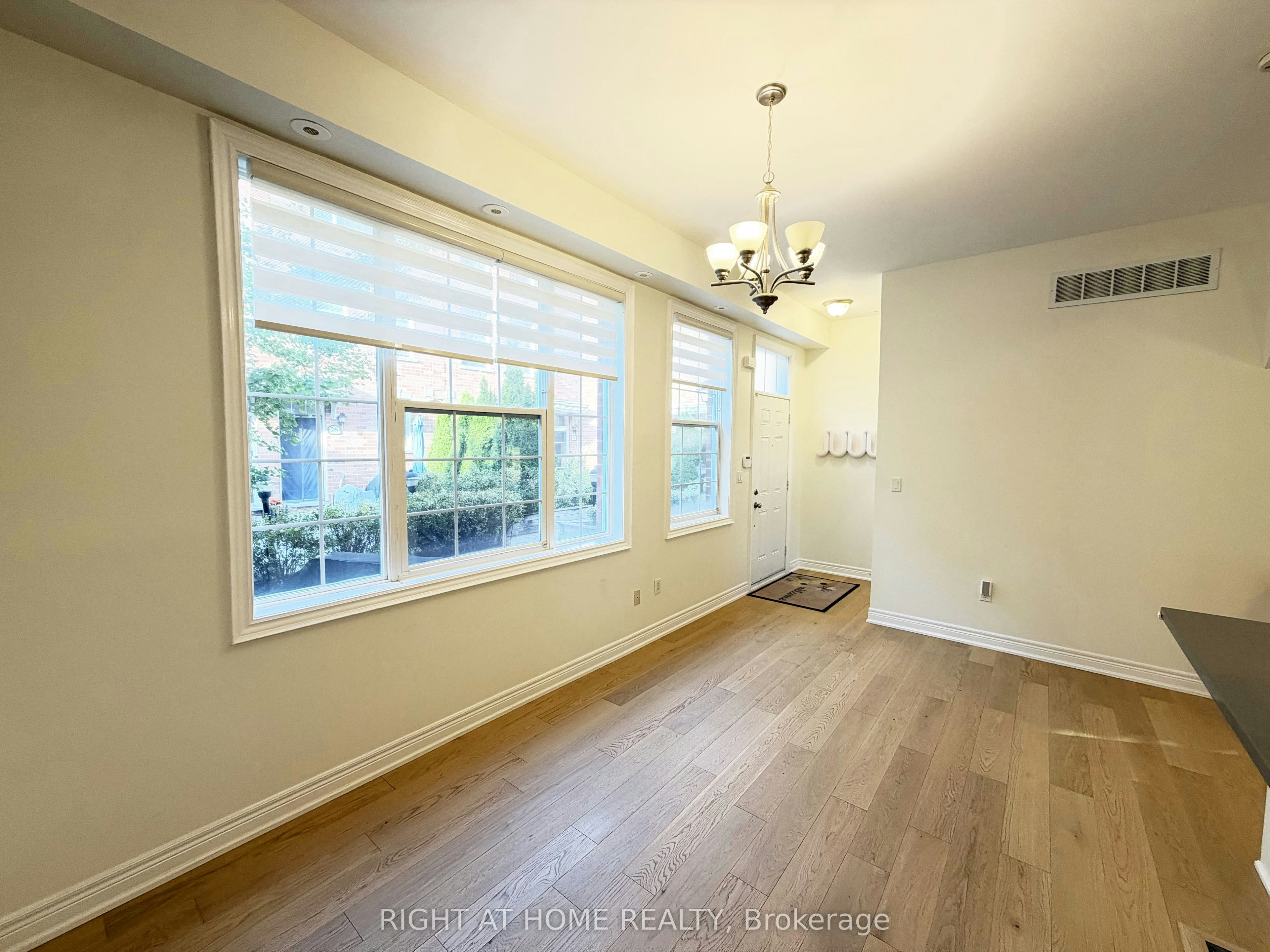 1 Fairhead Mews, Toronto, ON, M4E 3Y4 - 34