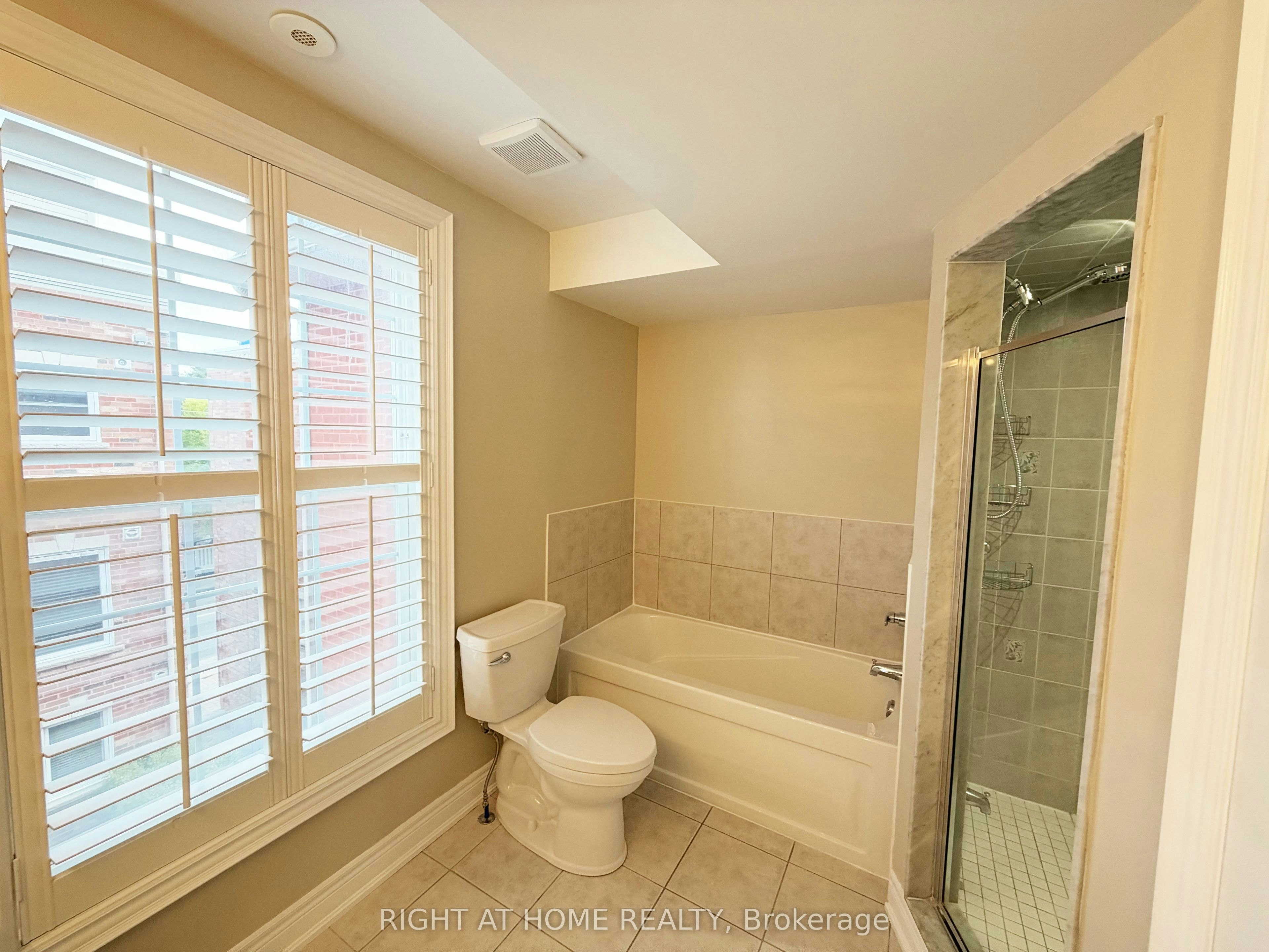 1 Fairhead Mews, Toronto, ON, M4E 3Y4 - 20