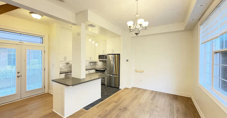 1 Fairhead Mews, Toronto, ON, M4E 3Y4 - 5