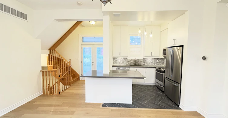 1 Fairhead Mews, Toronto, ON, M4E 3Y4 - 6