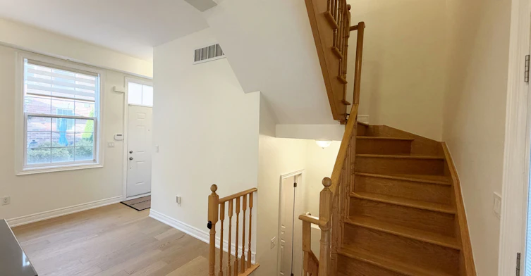 1 Fairhead Mews, Toronto, ON, M4E 3Y4 - 13