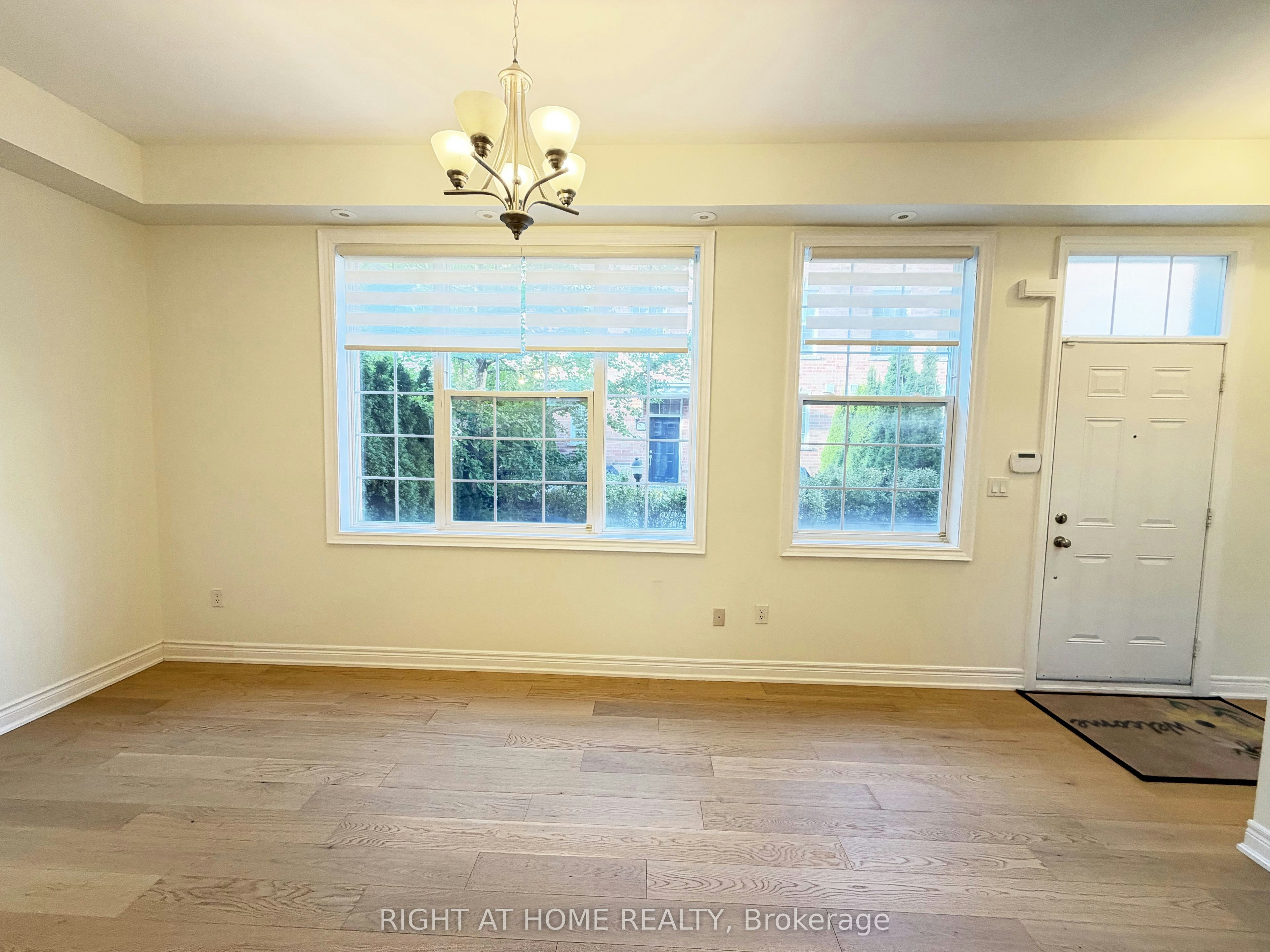 1 Fairhead Mews, Toronto, ON, M4E 3Y4 - 12