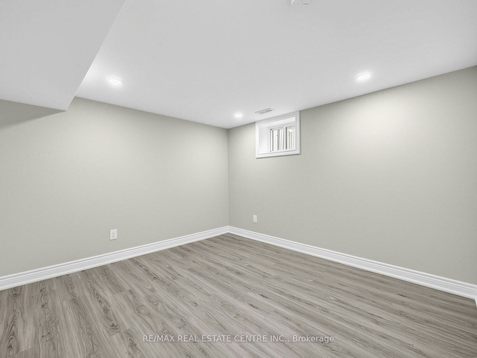 LOWER-14 Flora Drive, Toronto, ON, M1P 1A3 - 12