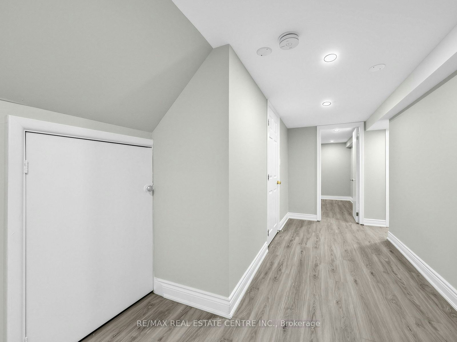 LOWER-14 Flora Drive, Toronto, ON, M1P 1A3 - 9