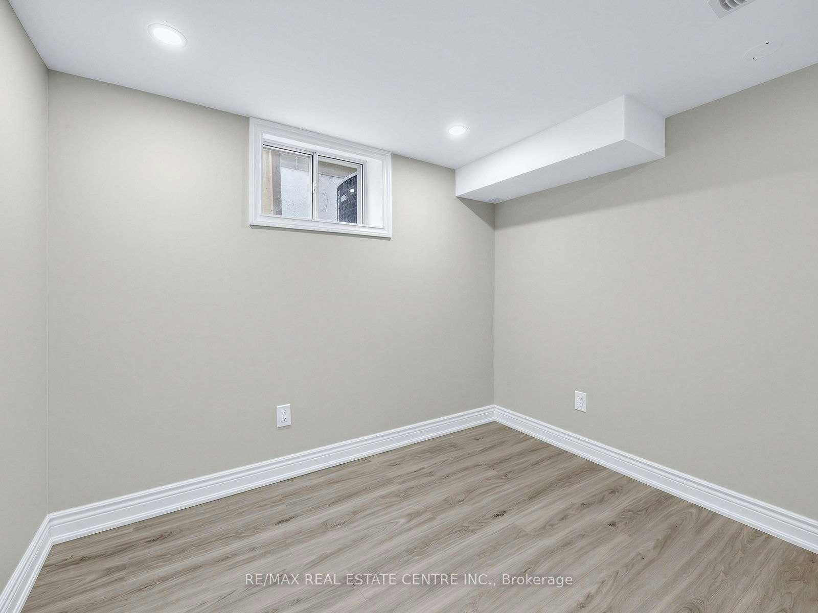 LOWER-14 Flora Drive, Toronto, ON, M1P 1A3 - 14
