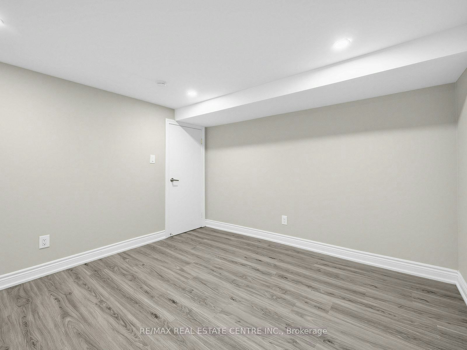LOWER-14 Flora Drive, Toronto, ON, M1P 1A3 - 13