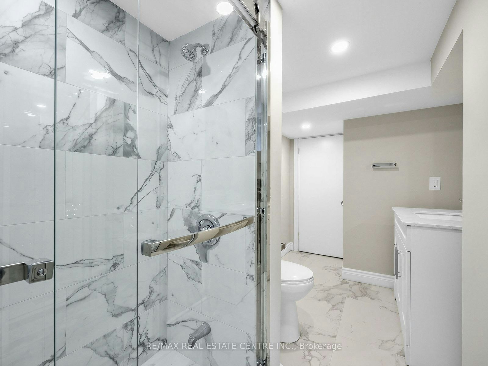 LOWER-14 Flora Drive, Toronto, ON, M1P 1A3 - 6