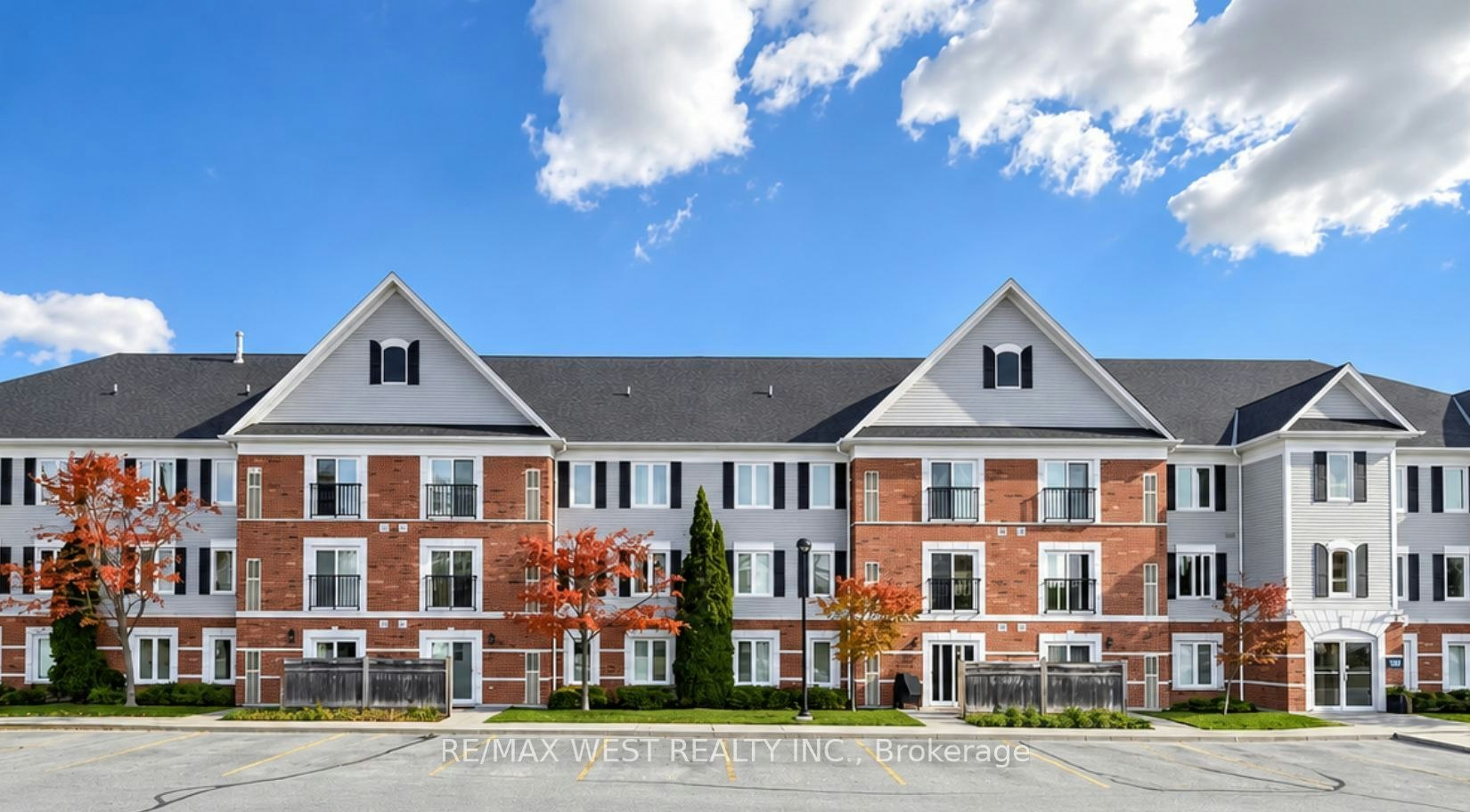 105-102 Aspen Springs Drive, Clarington, ON, L1C 5N6