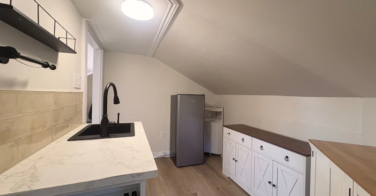 Upper-137 Rosehill Boulevard, Oshawa, ON, L1J 5G8 - 10