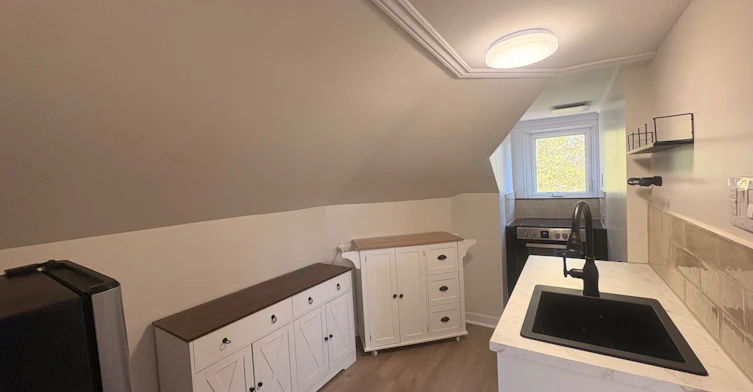 Upper-137 Rosehill Boulevard, Oshawa, ON, L1J 5G8 - 9
