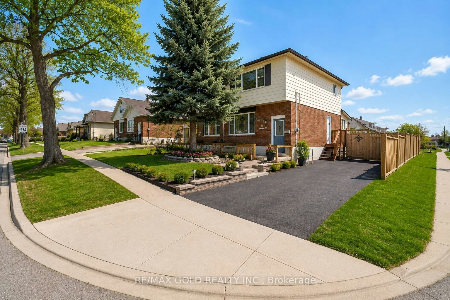 784 Douglas Street, Oshawa, ON, L1H 5C9 - 2