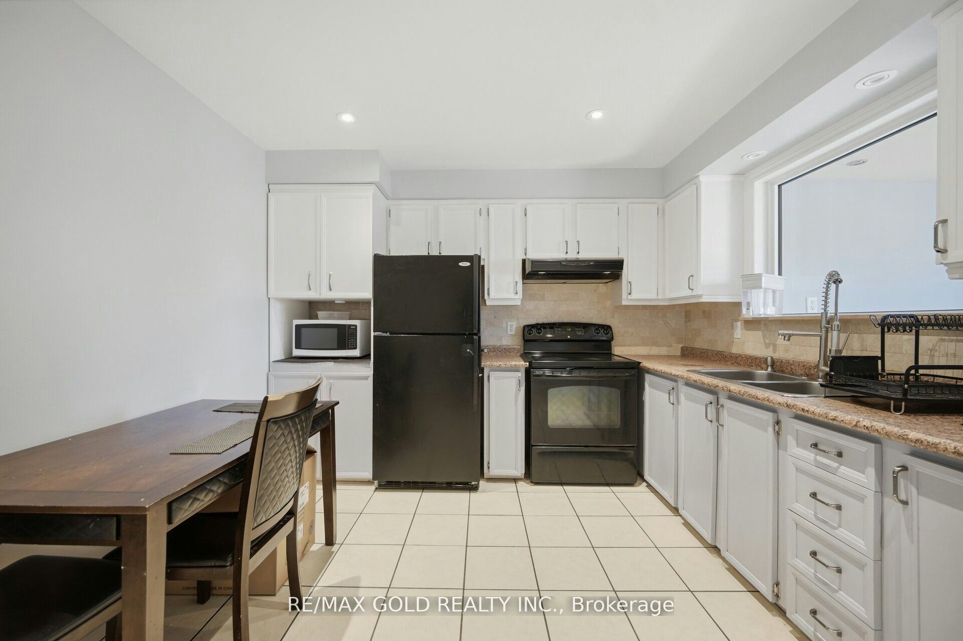 784 Douglas Street, Oshawa, ON, L1H 5C9 - 8