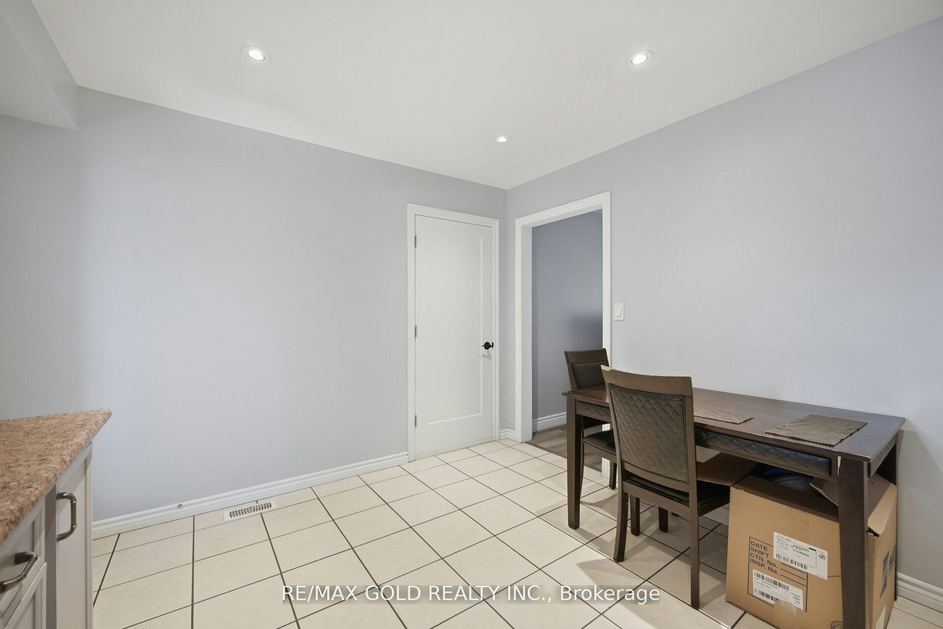 784 Douglas Street, Oshawa, ON, L1H 5C9 - 9