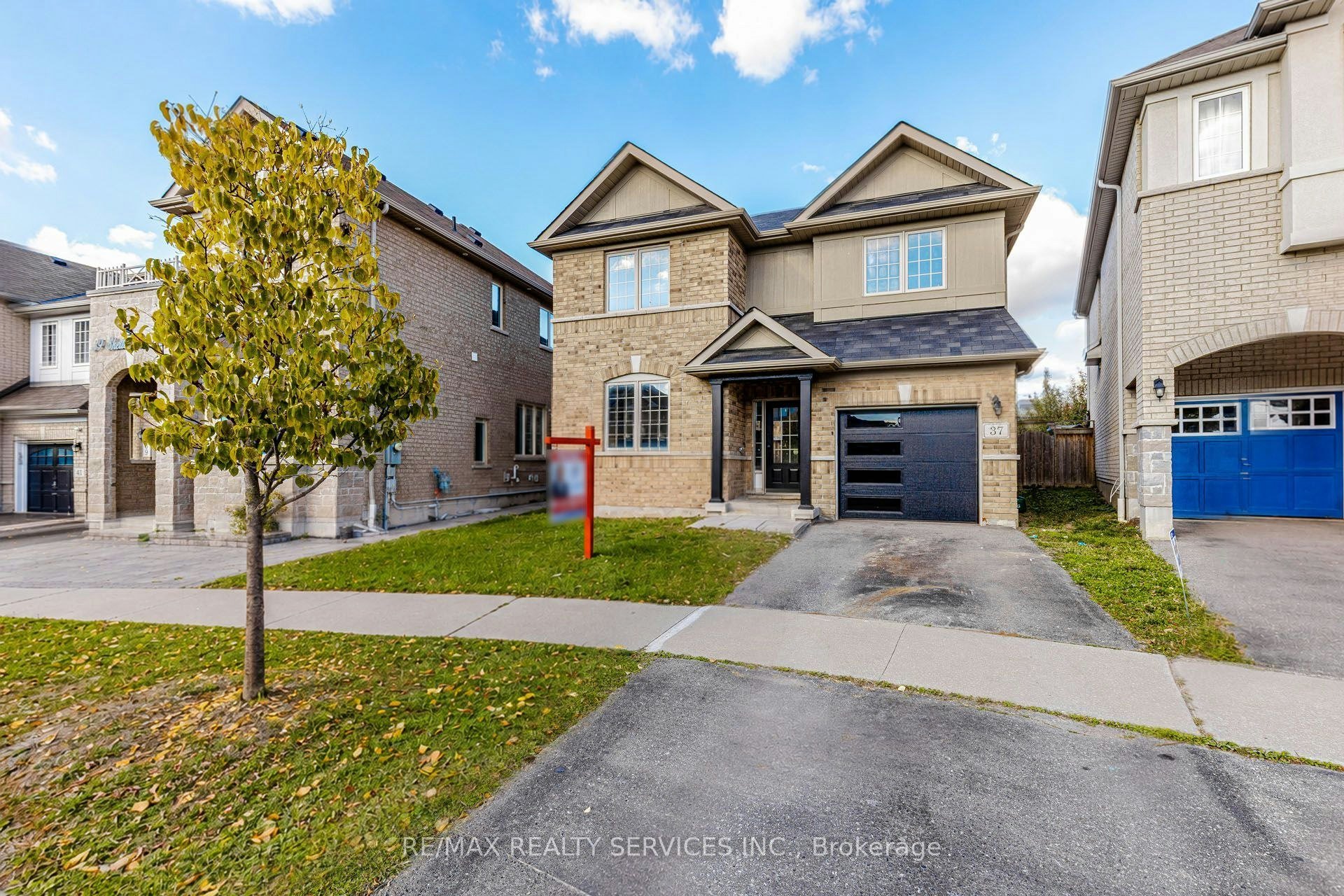37 Skelton Crescent, Ajax, ON, L1Z 1R4