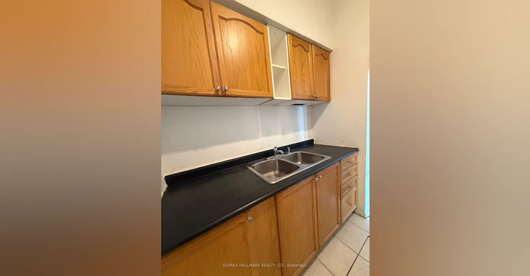 6-2881 Lawrence Street, Toronto, ON, M1P 2S9 - 6