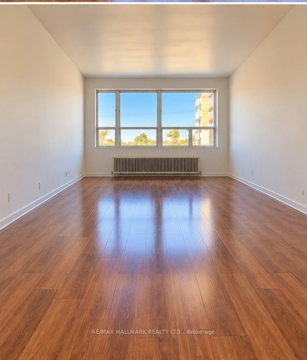 6-2881 Lawrence Street, Toronto, ON, M1P 2S9