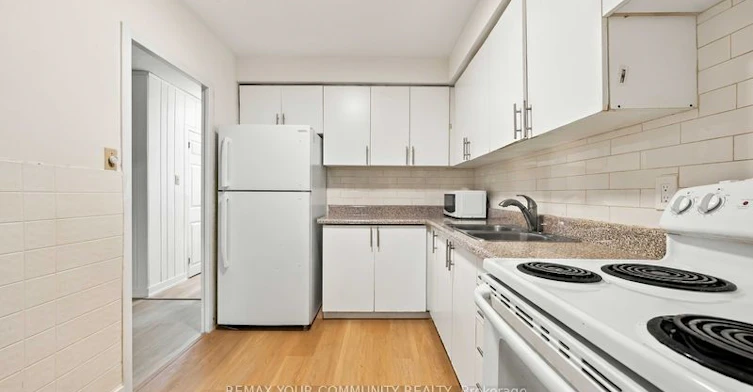 206-825 Kennedy Road, Toronto, ON, M1K 2E6 - 8