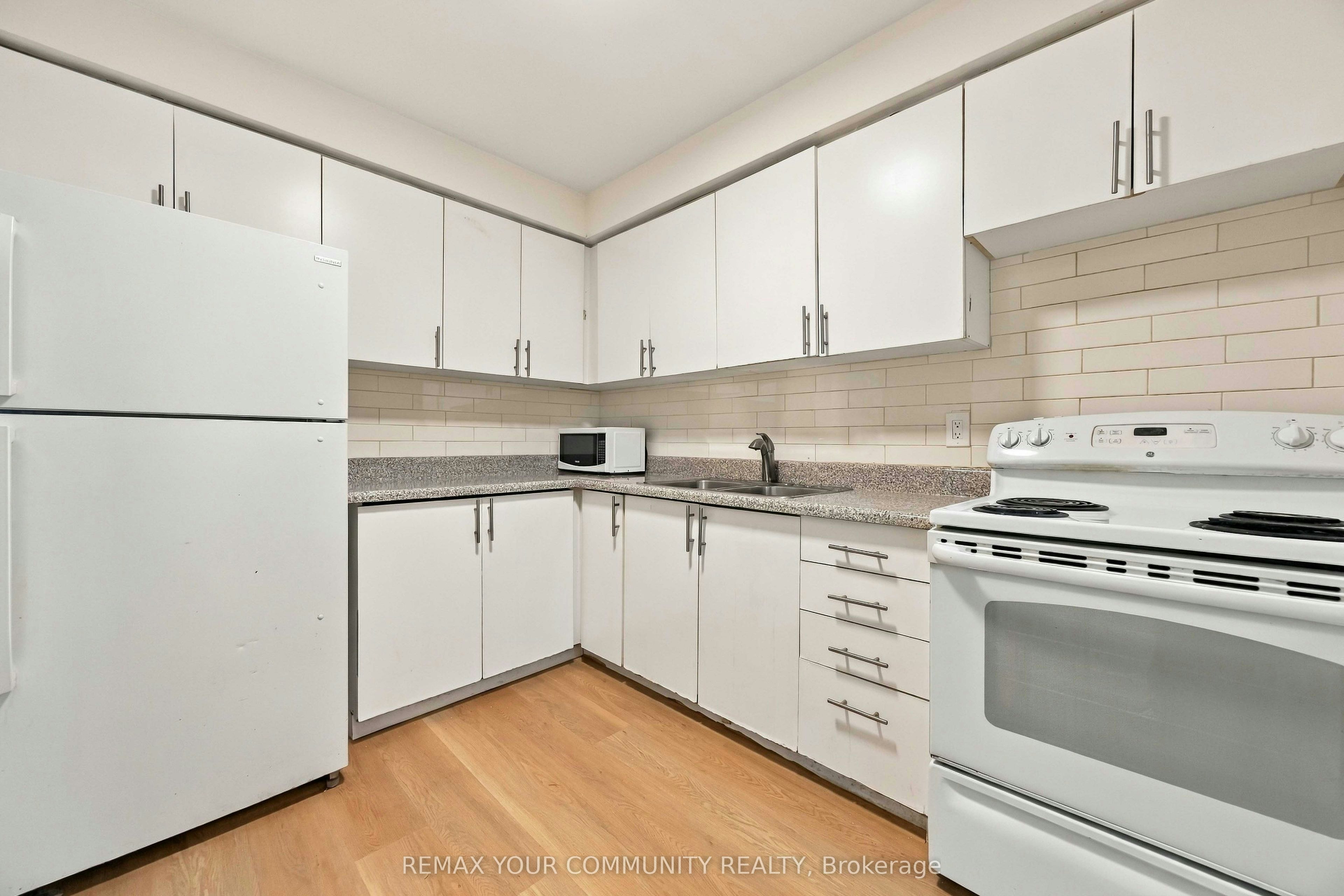 206-825 Kennedy Road, Toronto, ON, M1K 2E6 - 9