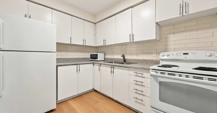 206-825 Kennedy Road, Toronto, ON, M1K 2E6 - 9