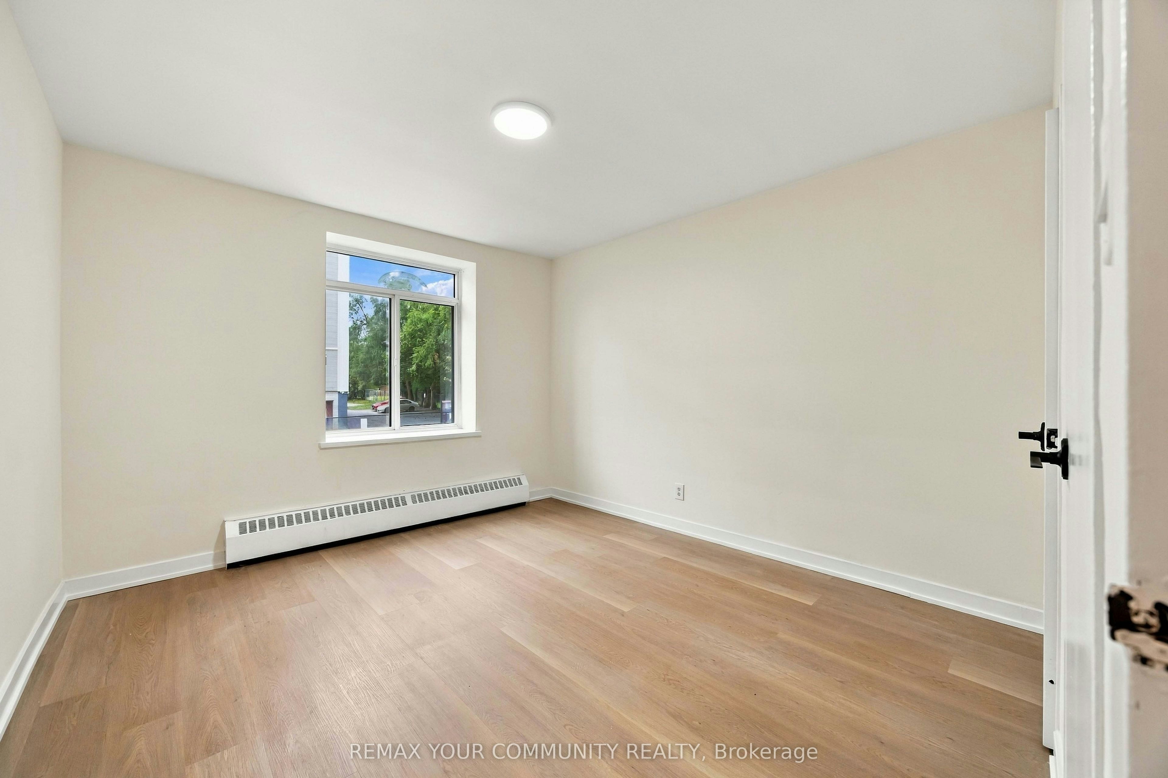 206-825 Kennedy Road, Toronto, ON, M1K 2E6 - 13