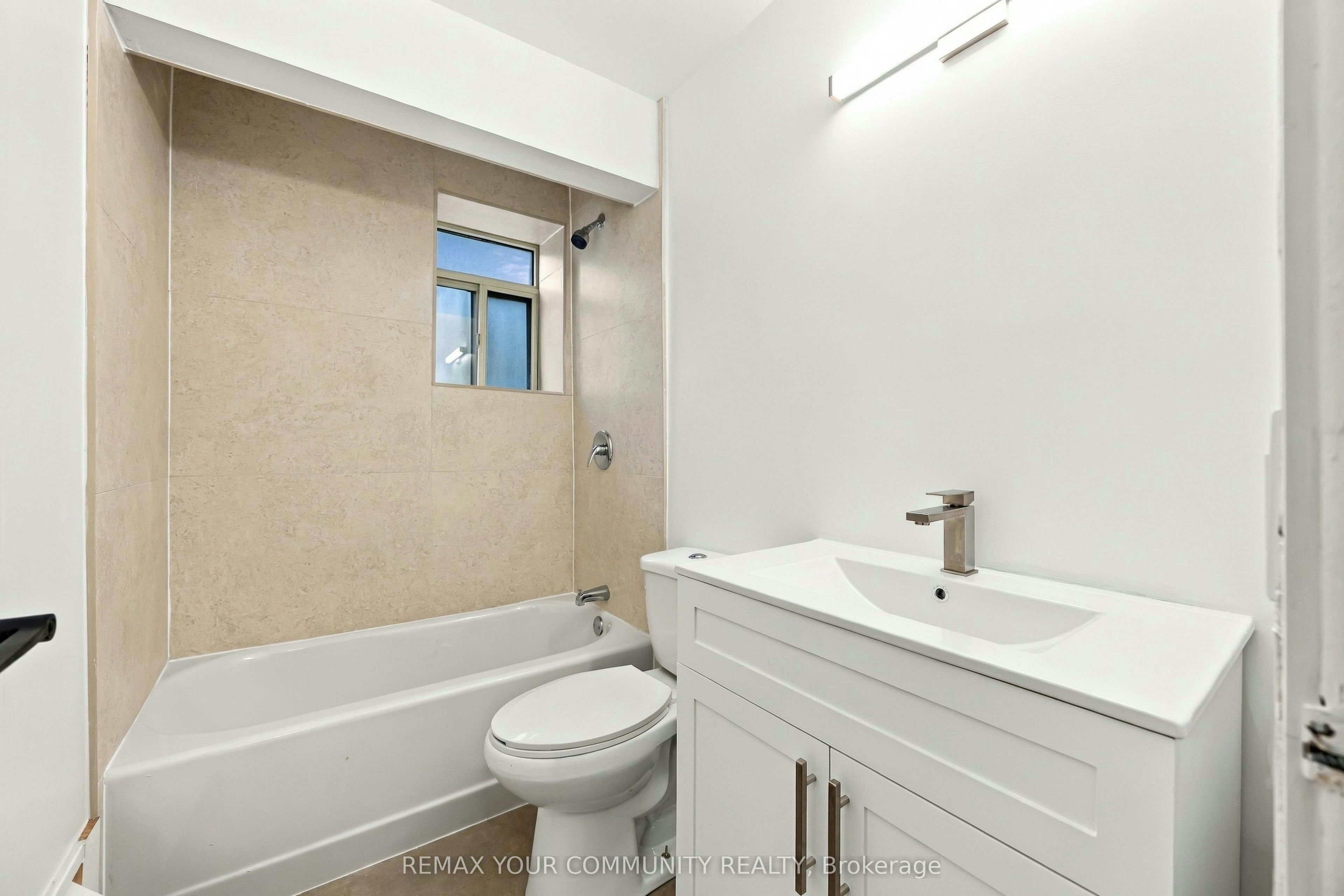 206-825 Kennedy Road, Toronto, ON, M1K 2E6 - 12