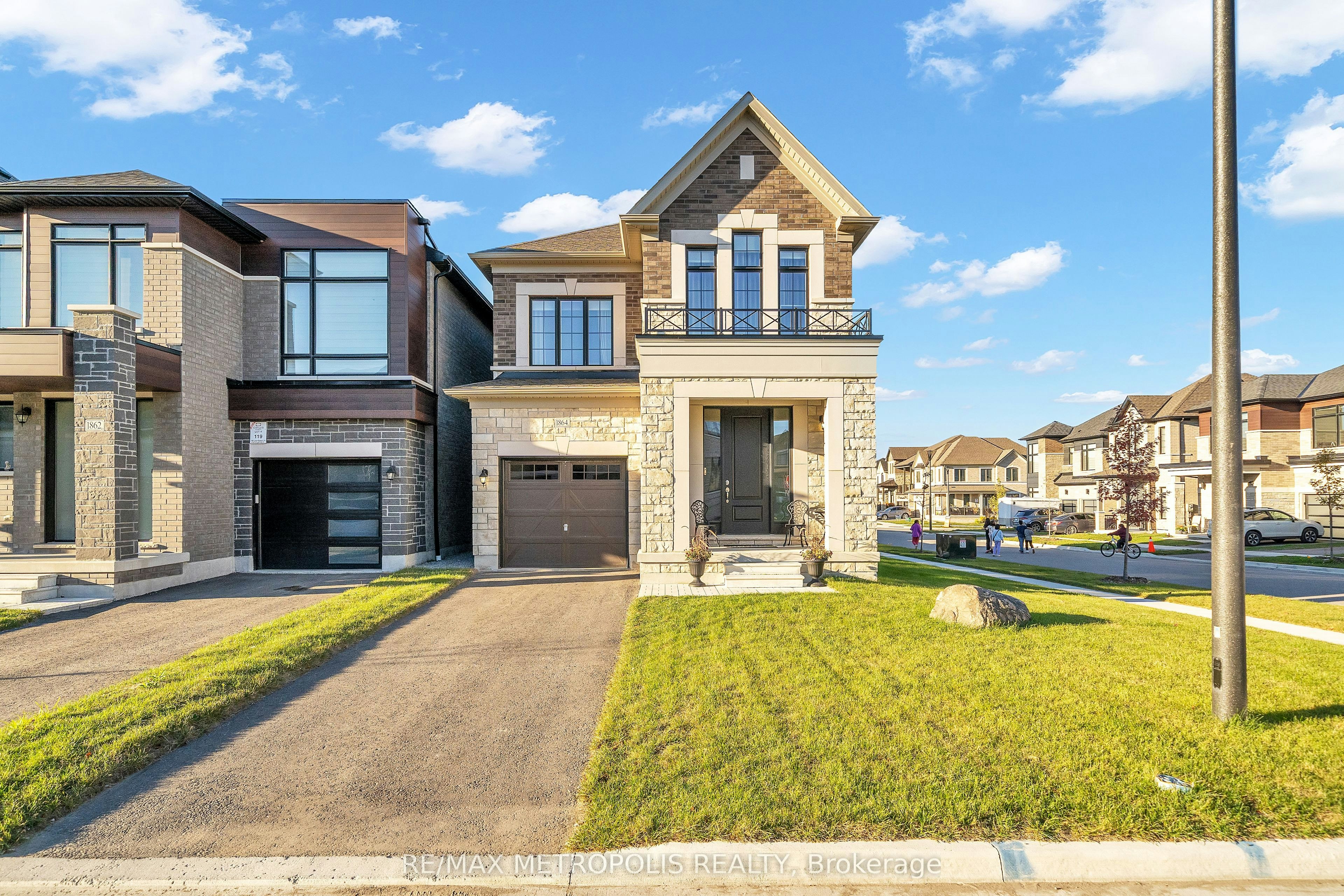 1864 Lotus Blossom Road, Pickering, ON, L1Y 0B6