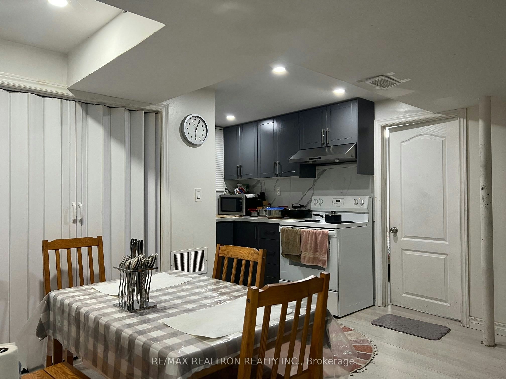 Bsmt-106 Gradwell Drive, Toronto, ON, M1M 2N2 - 4