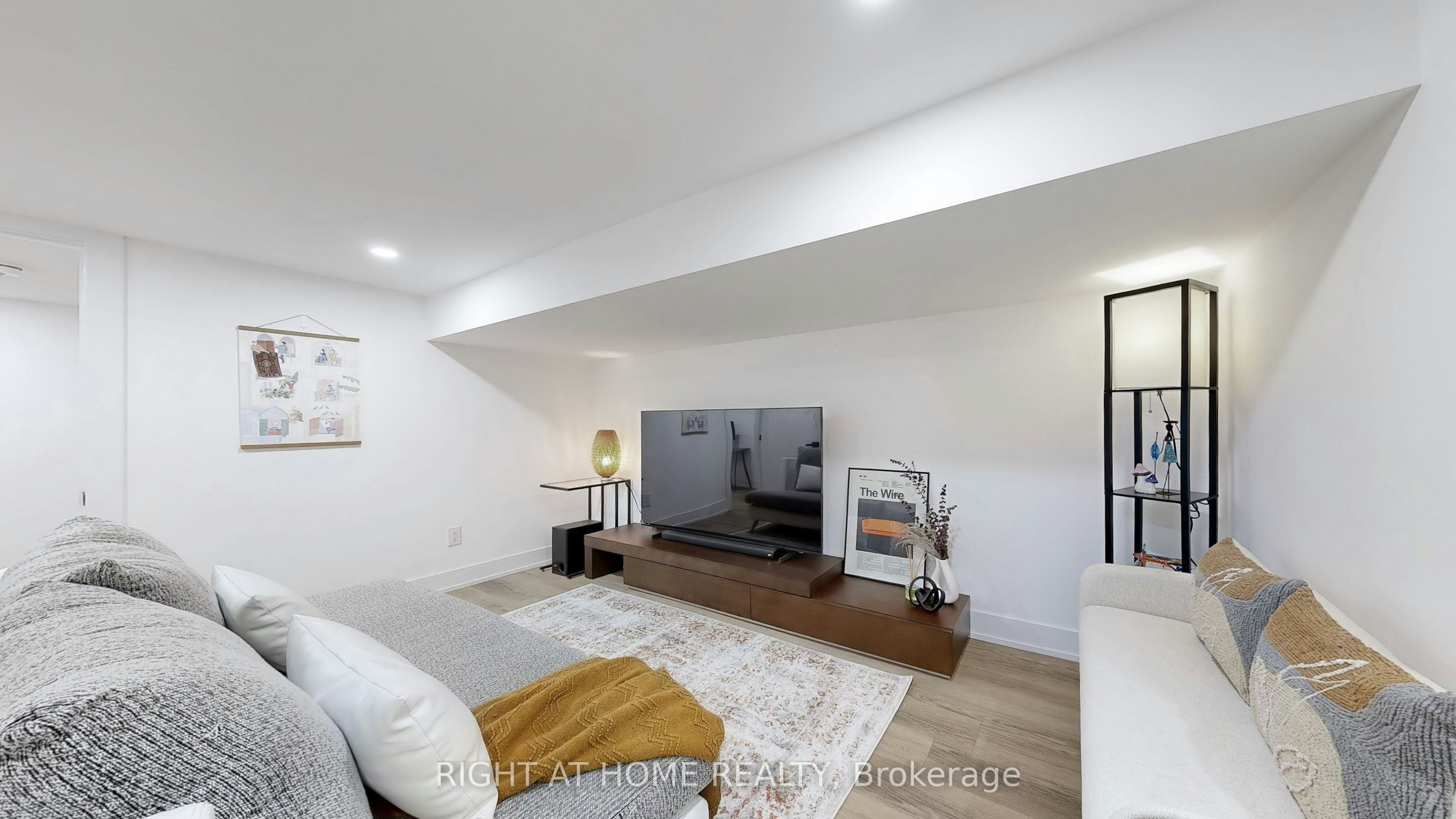 201 Springdale Boulevard, Toronto, ON, M4C 1Z6 - 29