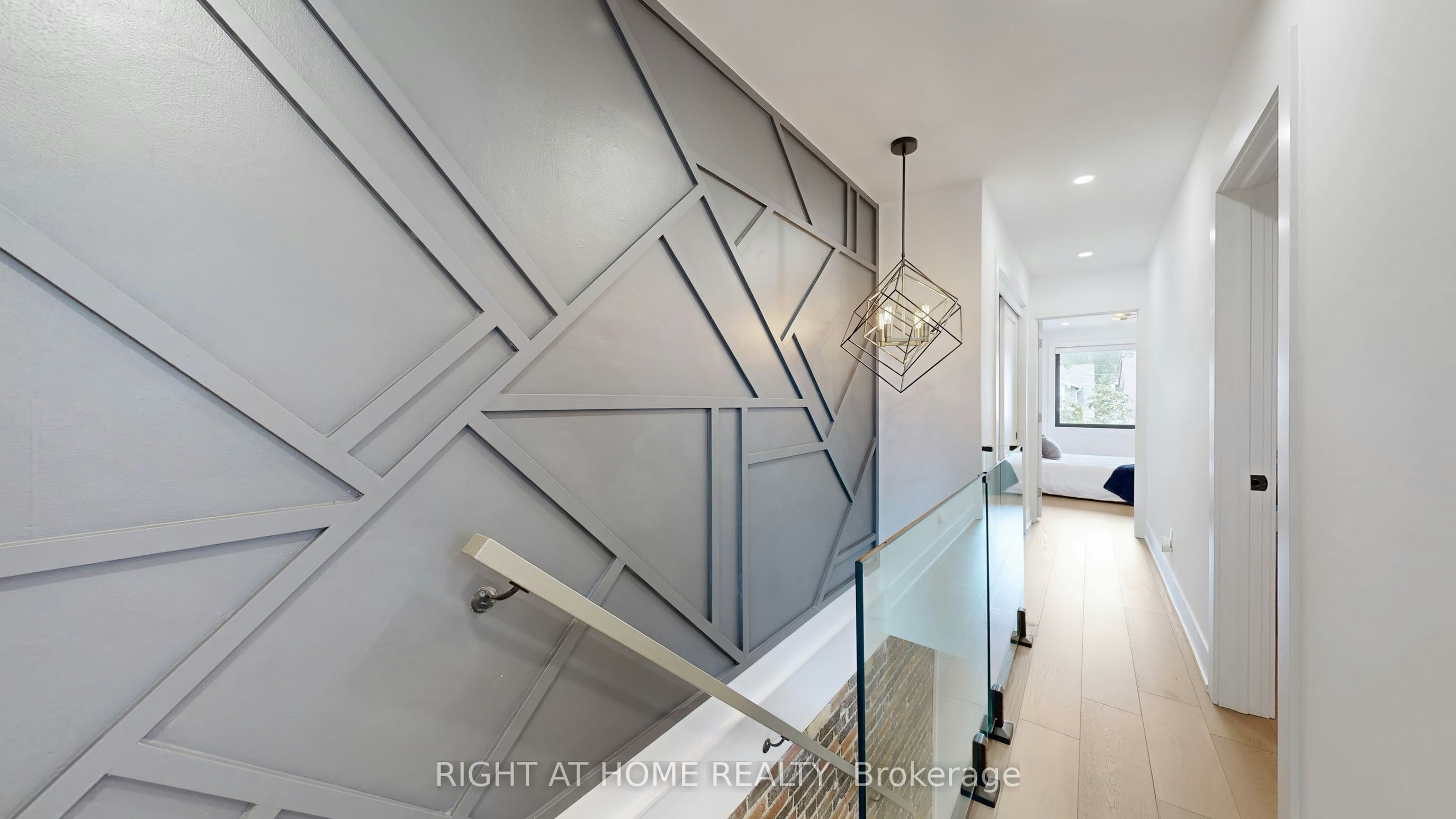 201 Springdale Boulevard, Toronto, ON, M4C 1Z6 - 15