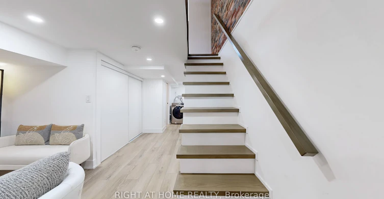 201 Springdale Boulevard, Toronto, ON, M4C 1Z6 - 28
